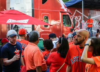 Customized Stanley Cup Personalized Engraving &amp; Printing at Events